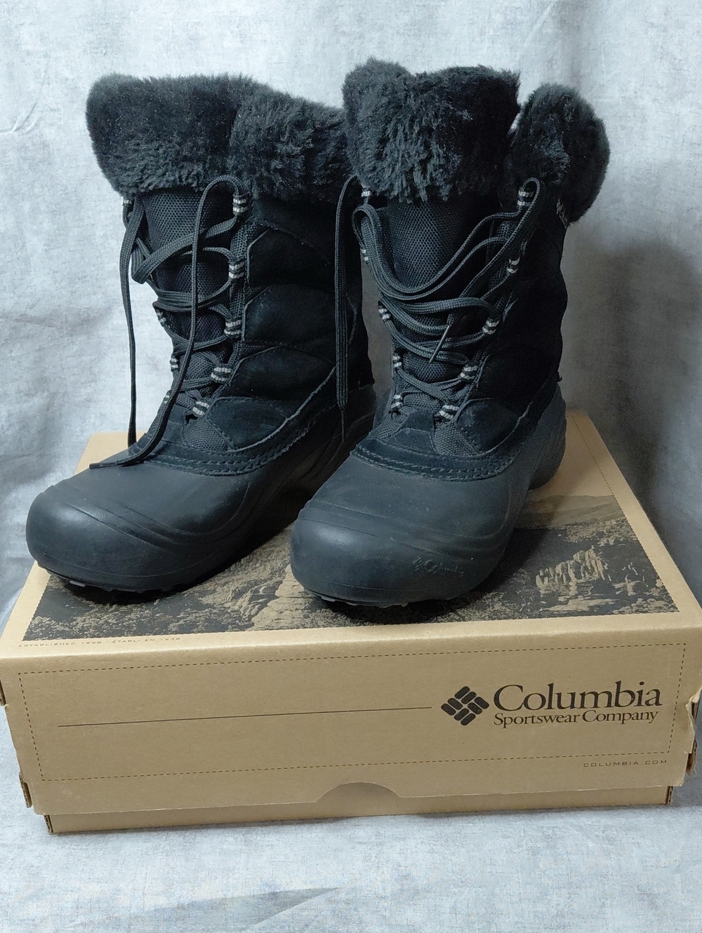 Columbia Like New Sierra Summette Size 7 Womans Winter Boots